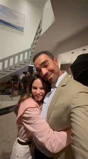 Hoy se estrena #DomenicaMontero en #USA alas 9/8c por #univision #AlejandraRoblesGil #MarcusOrnellas