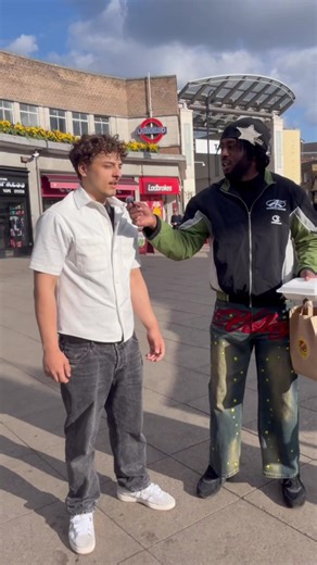 i said look at her well cant you tell that shorty splendid #finishthelyric #splendid #finishthesong #song #unitedkingdom @Osaze & Marcus @Tacos Flackos