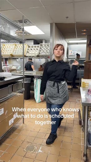 744K views · 14K reactions | the restaurant version of alignment 浪 Comment if you’ve ever asked, “Why can’t every night be like this?” : @mar_hdz20 #server #serverlife #waitress #restaurantlife #serverproblem #serviceindustry #bartender | TRULY TAY | Facebook