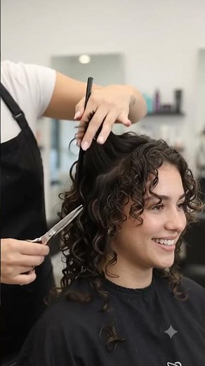 How to Style Short Curly Hair in Under 5 Minutes #shortvideo