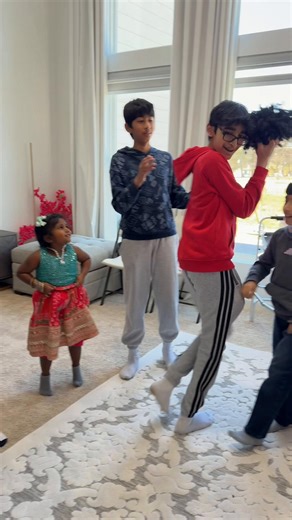 Somos tu mejor opción, cuando de divertirse en una fiesta se trata 🎉🎉🎉 ✅Vamos a encargarnos de ; ✅juegos ✅Que la pases bien . ✅bailes y mucho más !! ☎️ contáctanos y ahí vamos a estar. Hablamos inglés y español y vamos por todo Columbus y sus alrededores 🎉 ##tiktok##india##entretenimiento##ohio##juegosdivertidos