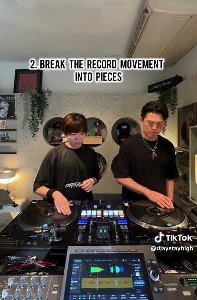 How DJs scratch. Tear scratch 🫳🏼