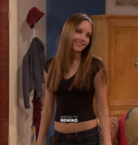 RetroTVRewind on Instagram: "Some Of My Favourite Holly Tyler Looks From ‘What I Like About You’ (2002-2006) #WhatILikeAboutYou #HollyTyler #ValTyler #AmandaBynes #JennieGarth #2000s #00s #Television"