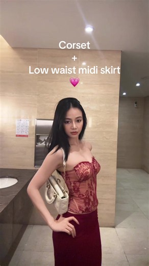 Corset and lowwaist midi skirt combo is my thing now ♌️ #outfit #corset #lowwaist #myanmardoctor #ootd