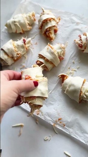 Blätterteig-Croissants mit Speck: Fingerfood in 15 Minuten