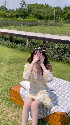 Outdoor Garden Fashion: Floral Dress Styling Tips