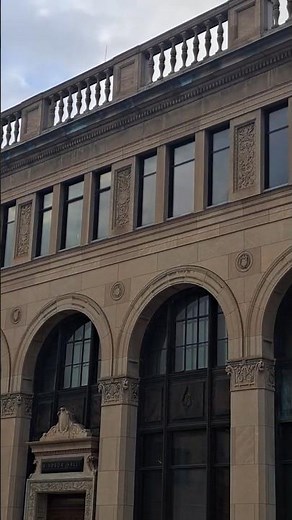 Windsor Star building was built in 1927 in Downtown Windsor Ontario #windsor #history #newspaper