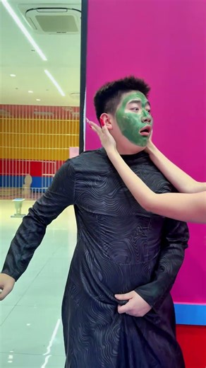 Why are there two Glindas?#kpop#arianagrande#cosplay