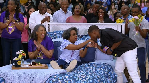 Kirk Franklin performs 'Brighter Day' on ‘GMA’