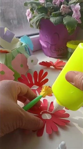 How to Easily Make Paper Flowers: Step-by-Step Instructions for Creative Ideas.