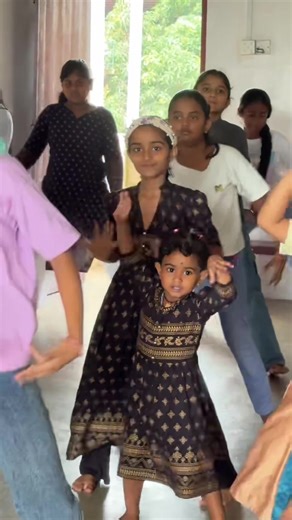 Chathu Dancing Academy (@chathu.dancing.ac1)’s videos with Omari Latha (Bailatronic Remake) - Dushyanth Weeraman