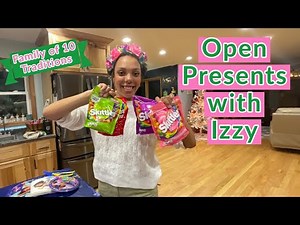 IZZY’S 18th BiRTHDAY PARTY~OPENiNG HER PRESENTS 🎉🥰