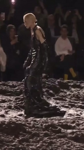 Balenciaga SS23 Runway Show: A Fashion Highlight at Paris Fashion Week