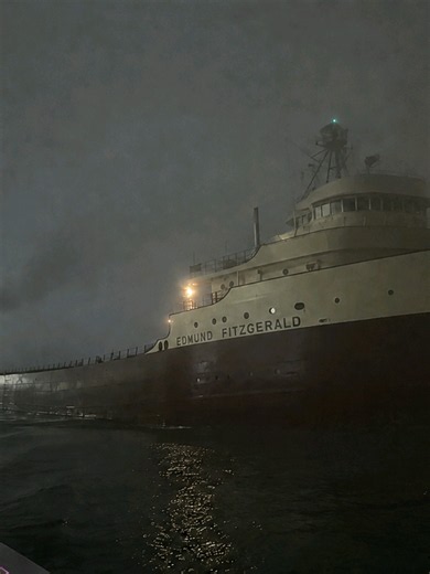 Edmund Fitzgerald night ferry footage: found ghost ship video