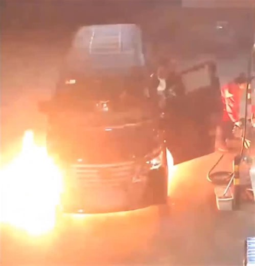 BE THE FIRST RESPONDER 🇮🇳 on Instagram: "Tianjin Jinnan: A car leaked gas at a station. Driver’s static electricity sparked a fire when getting out. People used extinguishers, put out fire in 3 mins. Then pushed car away. “Textbook” rescue—prioritize safety!"