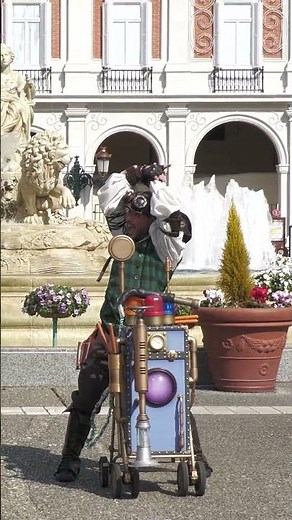Bird-kicking Mechanico [Shima Spain Village Parque Espana] #shorts