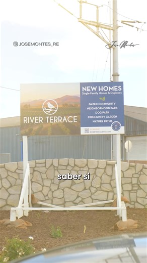 Imagina tener dos casas en un solo terreno, perfectas para familias grandes, para que tus papás, tus hijos o tus invitados siempre tengan su propio espacio o incluso para generar ingresos rentando una de ellas. Esta joya forma parte de The Collections en River Terrace por @williamshomes. River Terrace by Williams Homes es una nueva comunidad en las afueras de Lompoc, con 257 casas unifamiliares y dúplex distribuidas en tres colecciones de planos. Mi favorita incluye un ADU (unidad independiente)