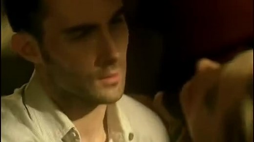 Maroon 5 - She Will Be Loved (Official Music Video)