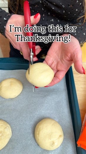 How to make Turkey shaped rolls for Thanksgiving Dinner! 🦃