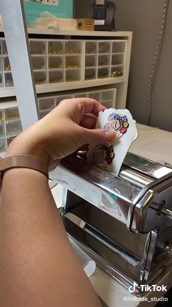 Fridas from start to finish! 🥰🌼🌸🌿 #polymerclayartist #tiktokartist #makersoftiktok #fridakahlo #polymerclaycane