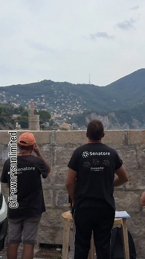 Daylight show shot by @vincenzovincenzosenatore #daylightfireworks #fireworks #fireworksdisplay #vuurwerk #feuerwerk #festapatronale #fuochidartificio #fuochidartificio🎆 #skyart | Fireworks Unlimited