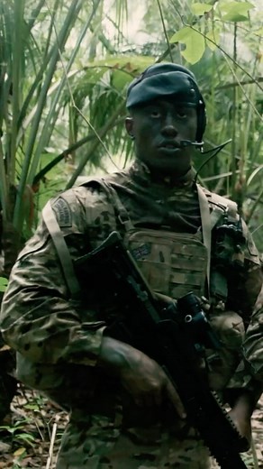 The jungle. Where Royal Marines train to thrive in challenging environments. Survival skills, navigation and combat techniques – all without the help of GPS. See yourself navigating this kind of training? Start now. Link in bio 🔗 | Royal Marines