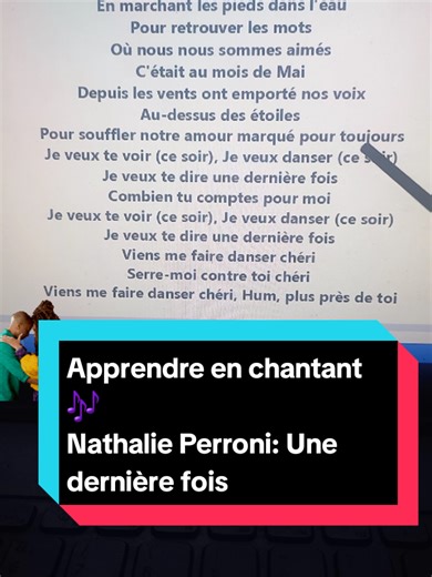 Apprendre le français en chantant avec Nathalie Perroni