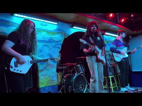TOOTHPASTE - Figurines, live at The Shacklewell Arms, London