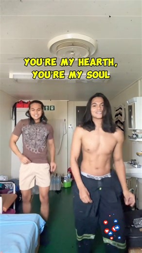 You’re my heart, you’re my Soul dance step 🕺