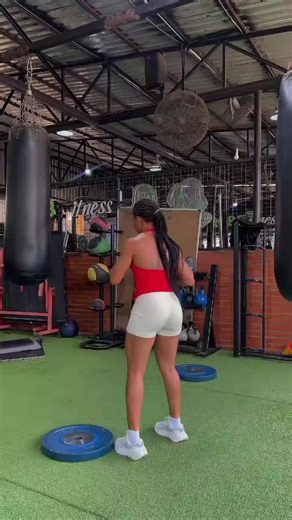 This week we’re going full beast mode. Locked in. Strong form. Relentless energy. Let’s work. ⚡🏋🏽‍♀️ #robofitnessgym #fyp #gym #athletics #viral