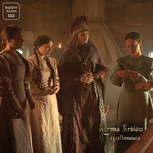 53K views · 564 reactions | Jagiełło chce mieć młodą żonę, która da mu potomka. Z misją do Holszańskich wysyła Oleśnickiego i Jana Hinczę. Nie mówi im jednak, która z sióstr jest jego wybranką. A zgodnie z obyczajem, najpierw wychodzi za mąż najstarsza siostra… Odc. 128. „Konkury i swaty” już dziś  | Królowie TVP | Facebook