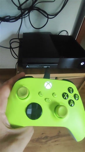 O monstro Saiu da Jaula, X Box One FAT com Ssd #gamingsetup #anime #aquareladesenhos #xbox