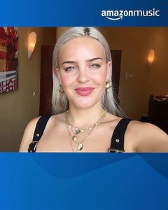 Anne-Marie spielt am 30. Juli ein kleines, feines Akustik-Set in München. Und ihr könnt live dabei sein. Beantwortet dazu einfach folgende Frage: Welchen Star begleitet Anne-Marie gerade auf dessen Tour? 🗣„Alexa, spiel das neue Album von Anne-Marie.“ ▶️ https://amzn.to/SpeakYourMind Die Gewinner werden von Amazon über Facebook informiert. Teilnahmeschluss ist der 27. Juli 2018, 12 Uhr. Teilnahmebedingungen: https://www.amazon.de/b?node=15425071031 Diese Promotion steht in keiner Verbindung zu F