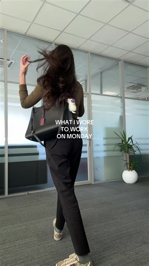 Office Outfits: Fashion Essentials for Work