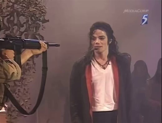 Hahaha, čas jít spát. Snad bude příměří platit i ráno až se vzbudím za 5 hodin.