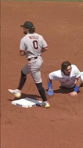 Andrew Knizner makes a great throw on a tough pitch😮‍💨