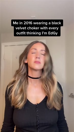 2016 Fashion Trends: Black Velvet Choker Outfit Ideas