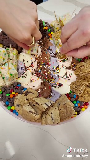 Concept: butter boards, but make it buttercream. #magnoliabakery