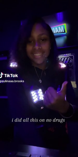 sneaking a tiktok while im at work😅 #asl #coda #signlanguage