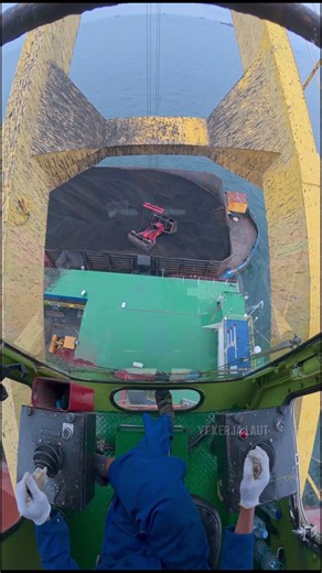 Watch This Grab Load Coal!