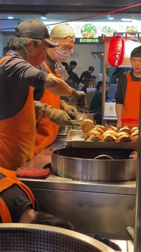 Beef Pepper Bun Raohe Night Market Taiwan Taipei 胡椒饼饶河夜市台湾台北