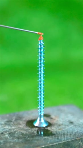 Melted glue can be REALLY useful 🫢 #handywork #bricolage #repair #hotglue #diy