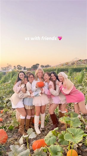 pumpkin patch alone vs with friends 🎃🍂🤎
