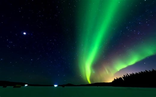 【𝐕𝐑 𝟑𝟔𝟎°】宛如梦境般的“超级蓝月亮与北极光”