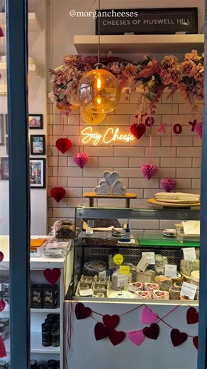 Neufchâtel — the original heart-shaped cheese 💗🧀 Made in Normandy for centuries, and traditionally shaped like a heart. Legend says they were gifted during the Hundred Years’ War. Romance in dairy form. Texture? Blooms like Brie. Slightly firmer. Gently crumbly. Fresh, lactic, softly mushroomy. Pair it with: • Chilled rosé • Strawberry jam • Proper sourdough crackers Sweet, creamy, bright, balanced. Save this for your next romantic cheeseboard. Or send it to someone who needs a hint.