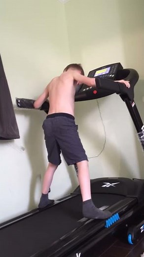 Boy on treadmill ultimate fail