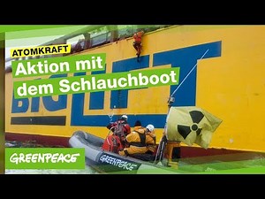 Mit dem Schlauchboot gegen Atomfrachter