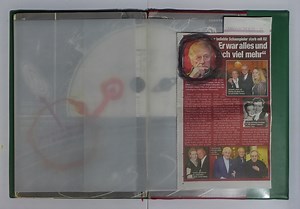 24. June 2015 in a School Atlas from 1976: You are here I am here Actor Helmuth Lohner Gone - Schaubilder Welt Heute im Schulatlas von 1976 Todesanzeige Helmuth Lohner - "an apple a day keeps the doctor away - An ENSO (Japanese: circle, kreis) a Day ..."