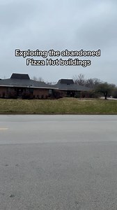Abandoned Pizza Hut buildings | Decayingmidwest
