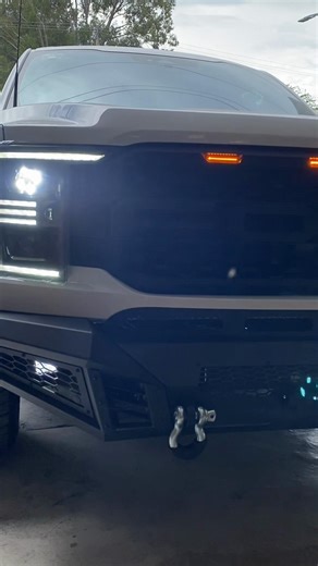 Otro cliente más como Niño con juguete nuevo😮‍💨🇲🇽🔥 #FordF150 🐎 FAROS DLR 🐎Rin 20” 🐎Defensas off Road 🐎Parrilla versión R 🐎stribos y cantineras Off Road